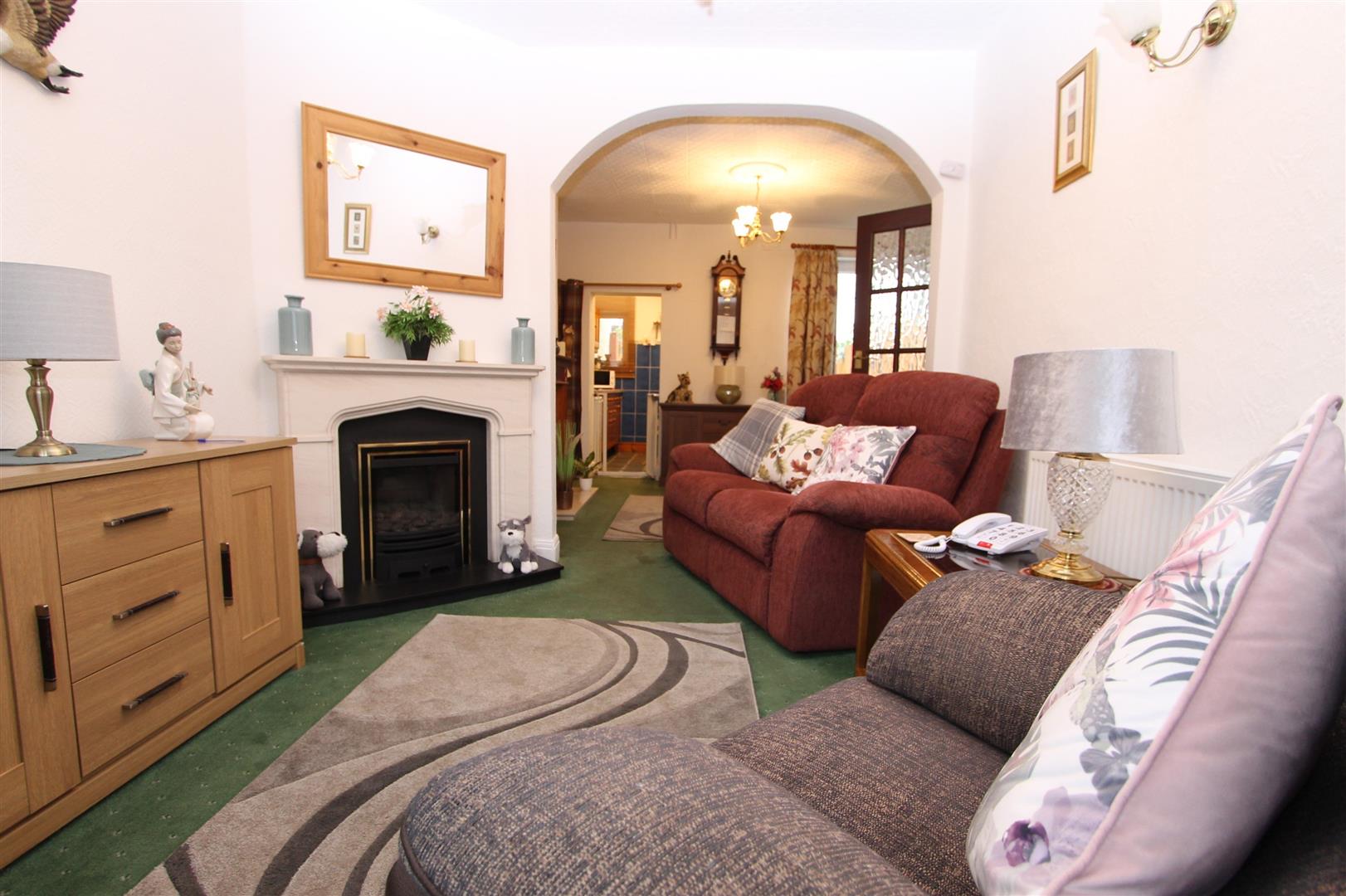 3 bed property in The Foxholes, Kidderminster